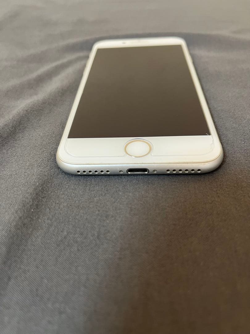 Apple iPhone 8 シルバー 本体　64GB