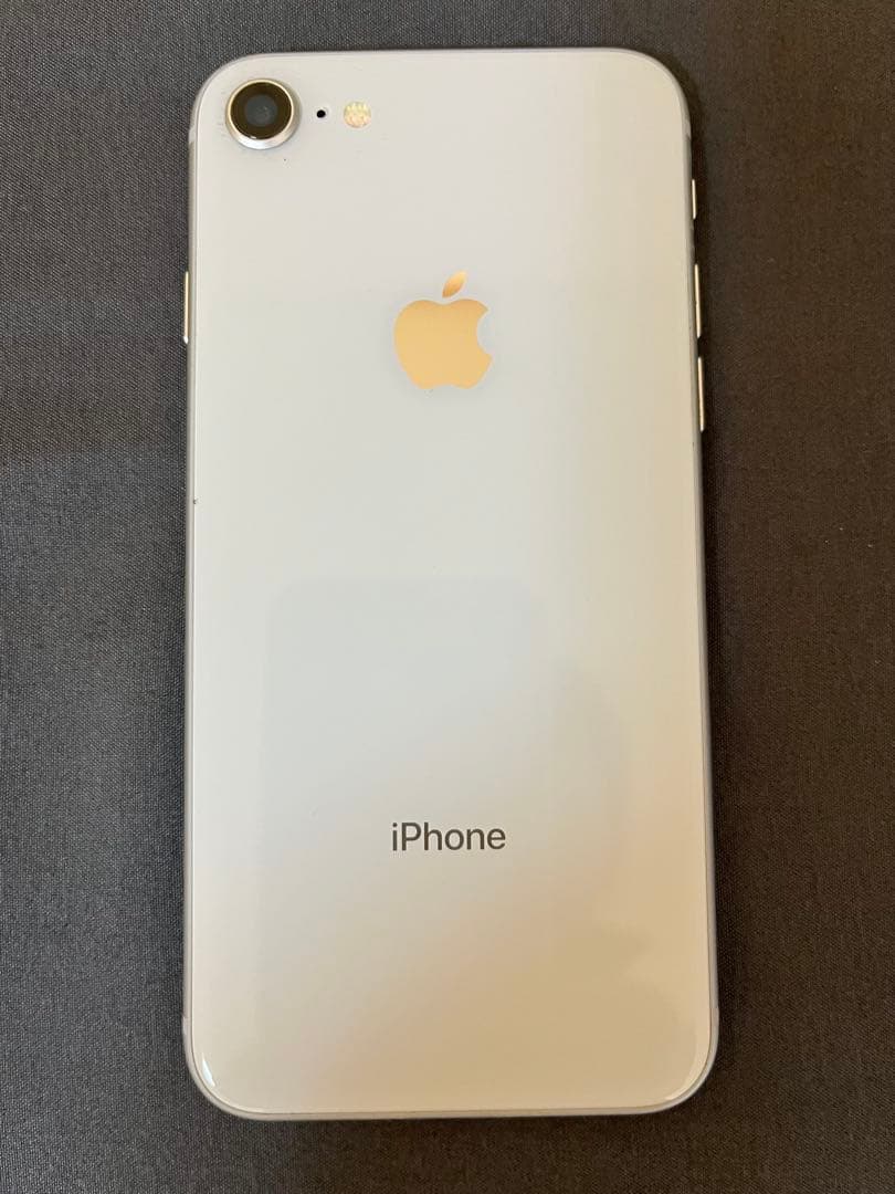 Apple iPhone 8 シルバー 本体　64GB