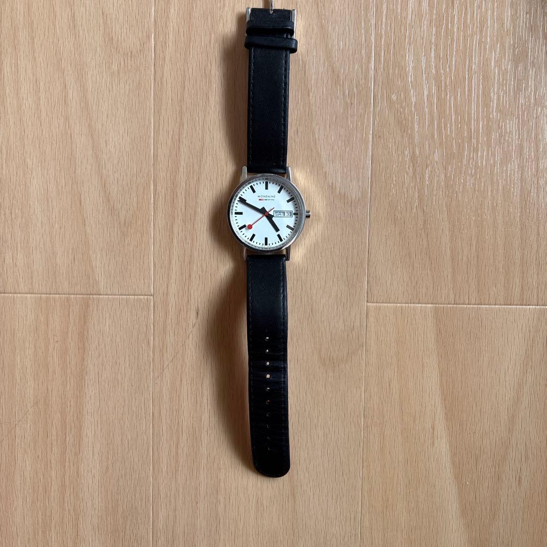 MONDAINE モンディーン　スイス製 時計 レザー
