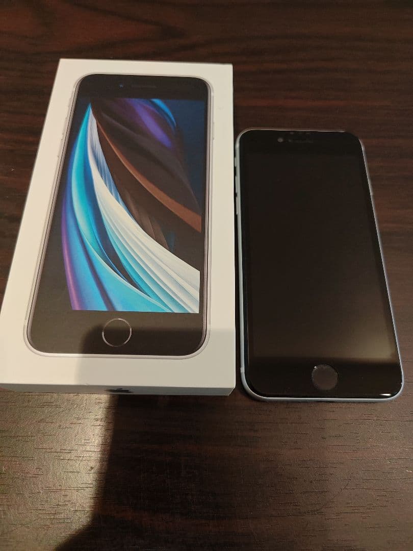 Apple iPhone SE (第2世代) ホワイト SIMフリー