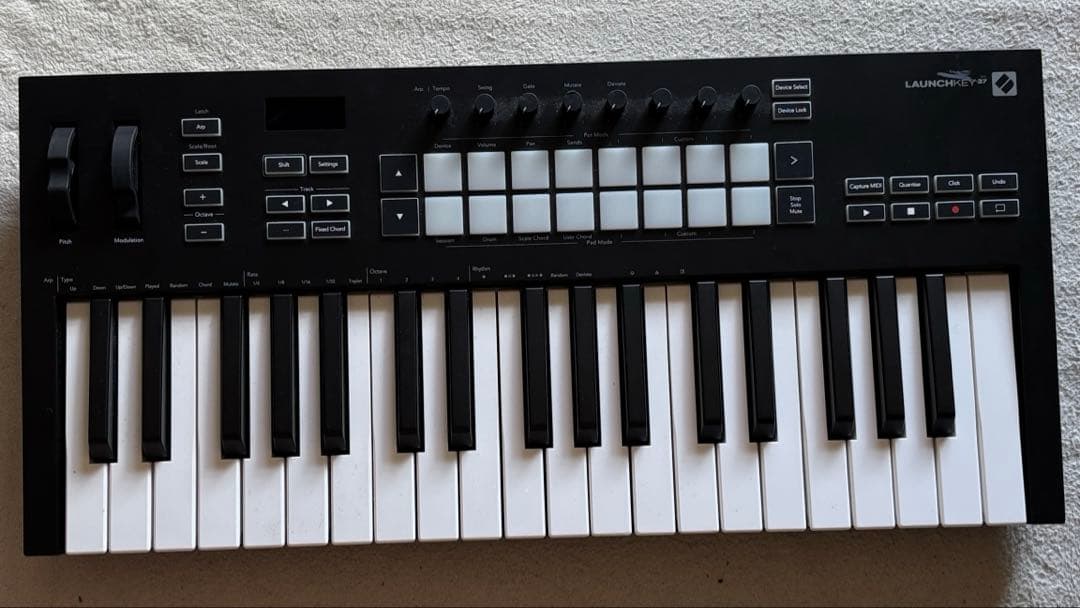 NOVATION Launchkey 37 MK3 MIDIキーボード