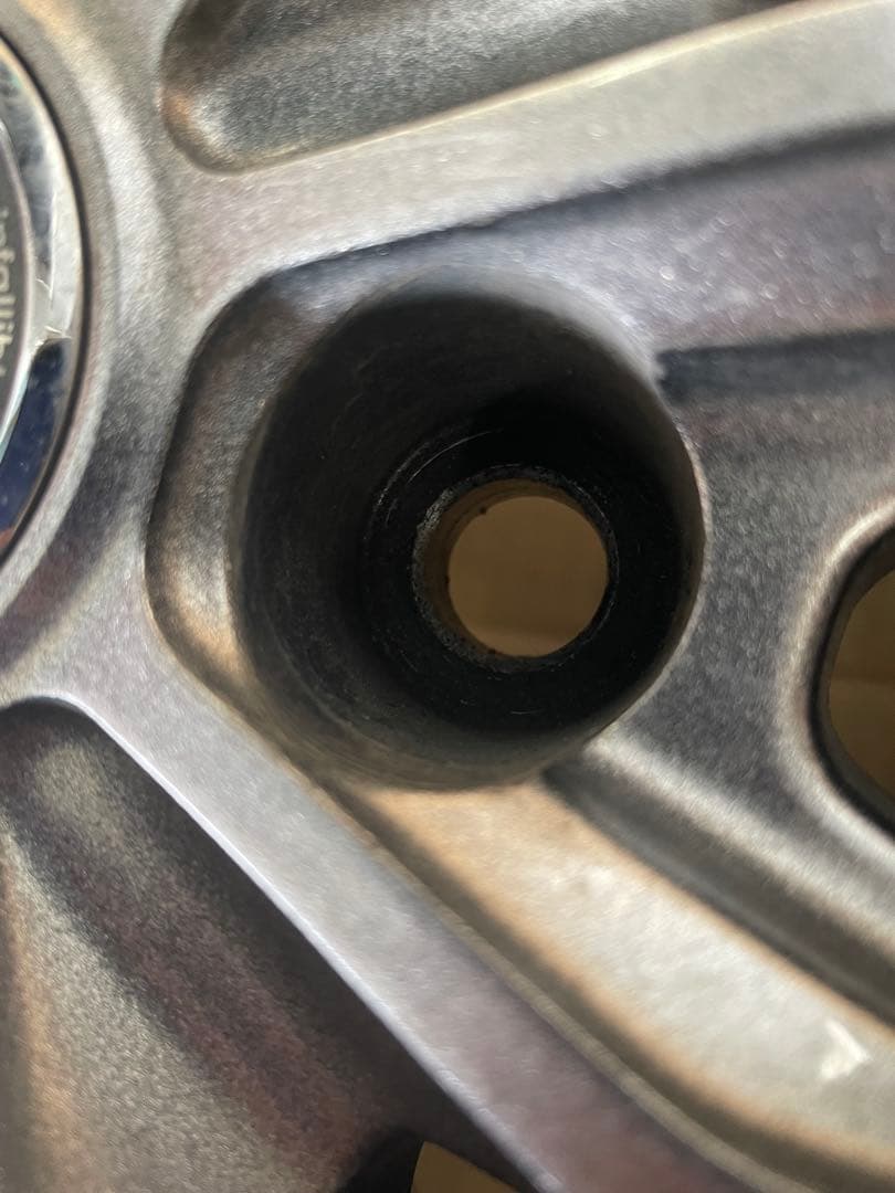 16インチホイール　ノア、ヴォクシー、プリウスαなど