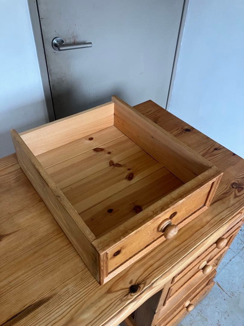 ラキ　ペニーワイズ　チャイルドデスク　Paul Wilson