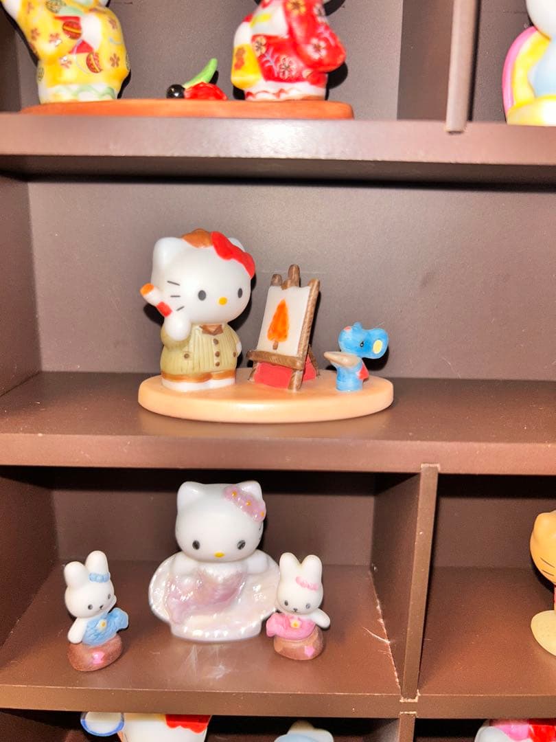 ハローキティ 陶器置き物　ディスプレイケース付き　まとめ売り