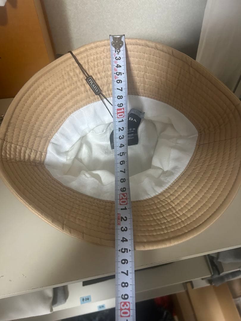 PRADA ベージュ バケットハット