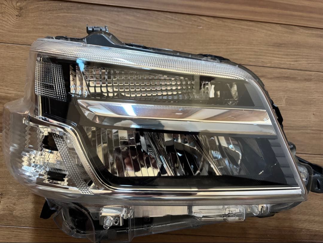 ハイゼットS321V LEDヘッドライト右です