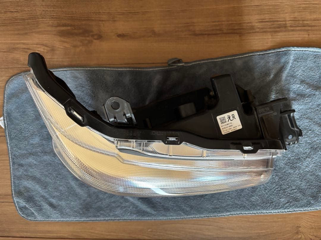 ハイゼットS321V LEDヘッドライト右です