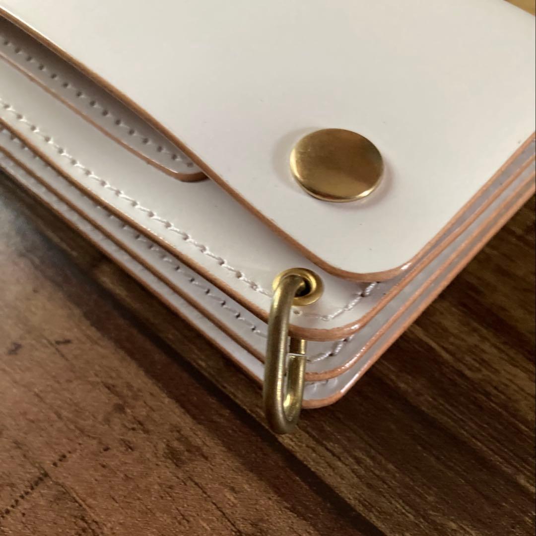 北米ステアハイド トラッカーウォレット180（ロング）3層 茶芯ホワイト