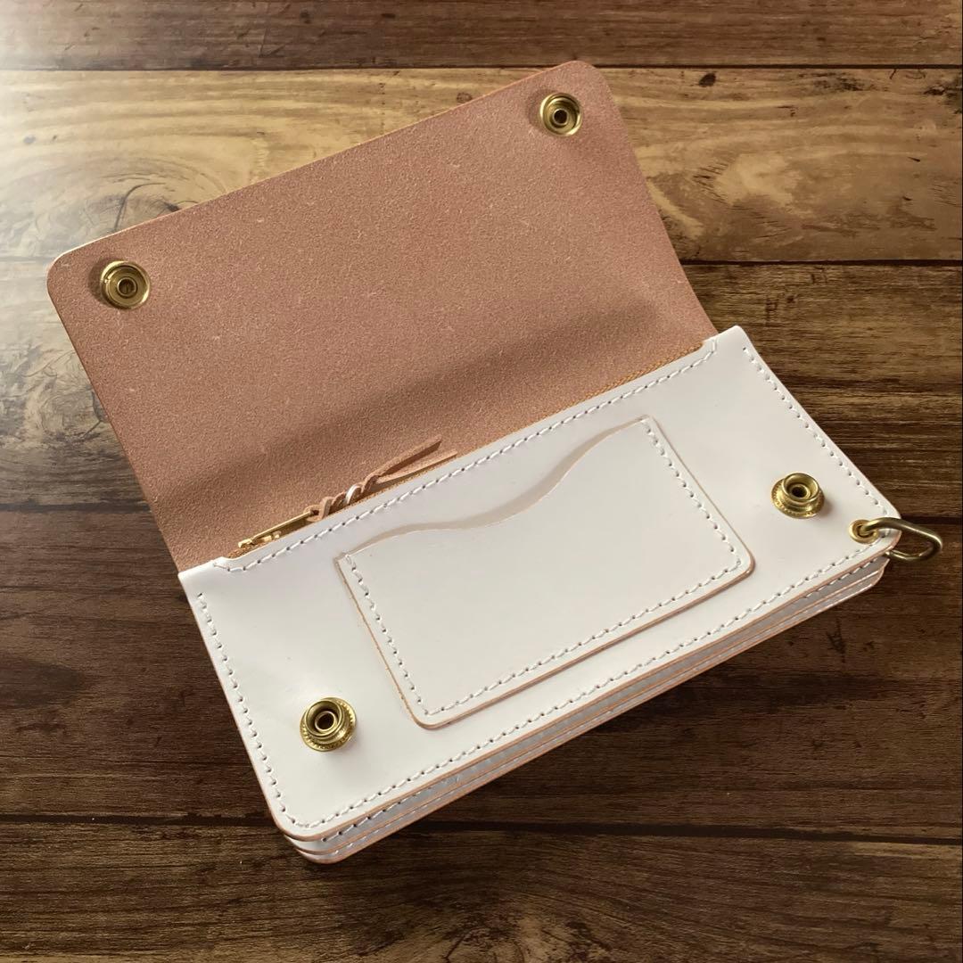 北米ステアハイド トラッカーウォレット180（ロング）3層 茶芯ホワイト