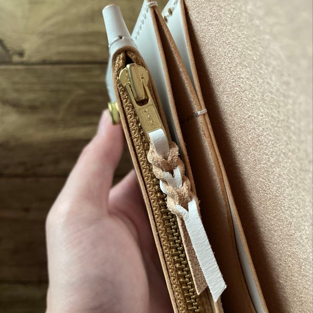 北米ステアハイド トラッカーウォレット180（ロング）3層 茶芯ホワイト