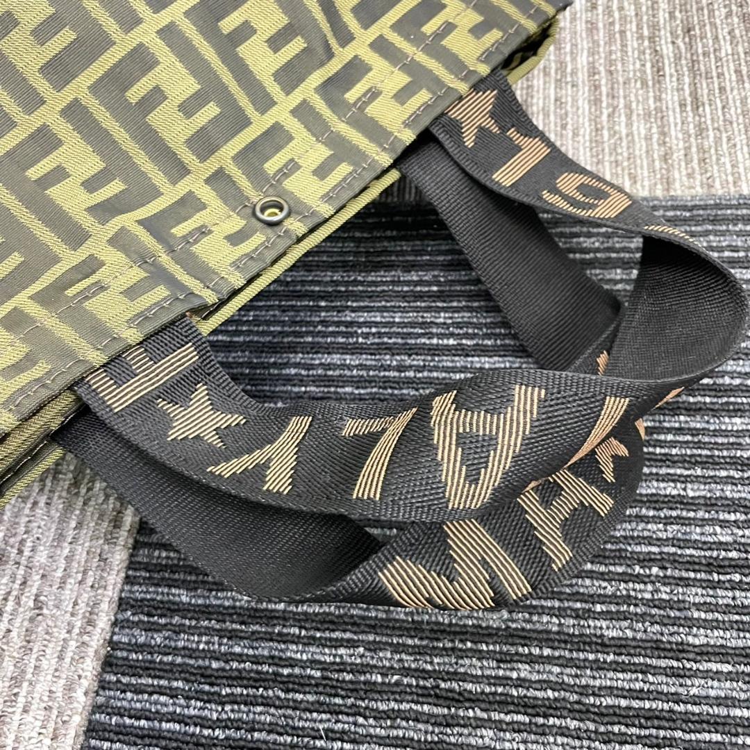 L*k様 超美品　FENDI　フェンディ　ズッカ　キャリーケース　二輪