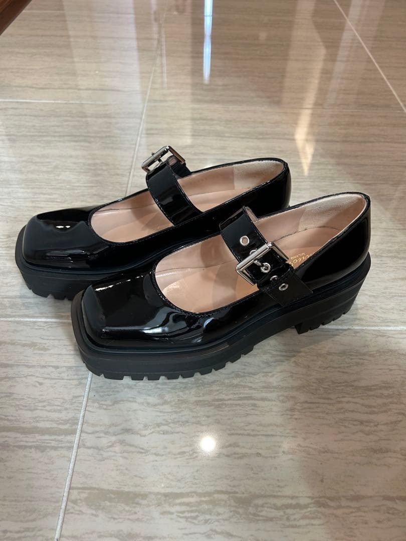 Gianvito Rossi（ジャンヴィト ロッシ）