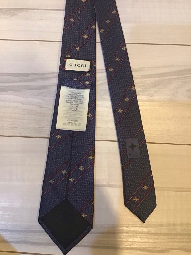 【専用】GUCCI ネクタイ　ストライプ　蜂　刺繍　ネイビー