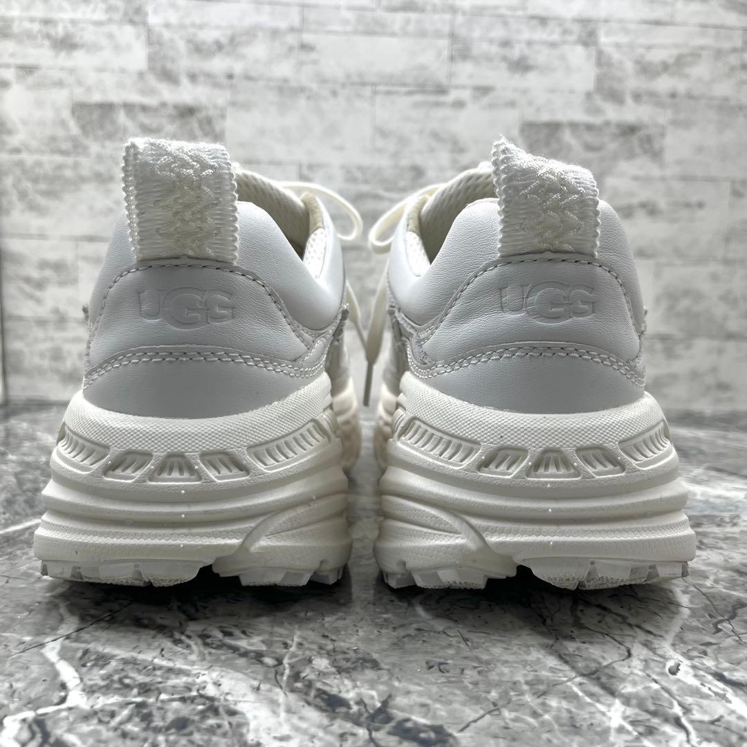 【極美品】 UGG アグ スニーカー 24cm ヌバックレザー ホワイト 厚底