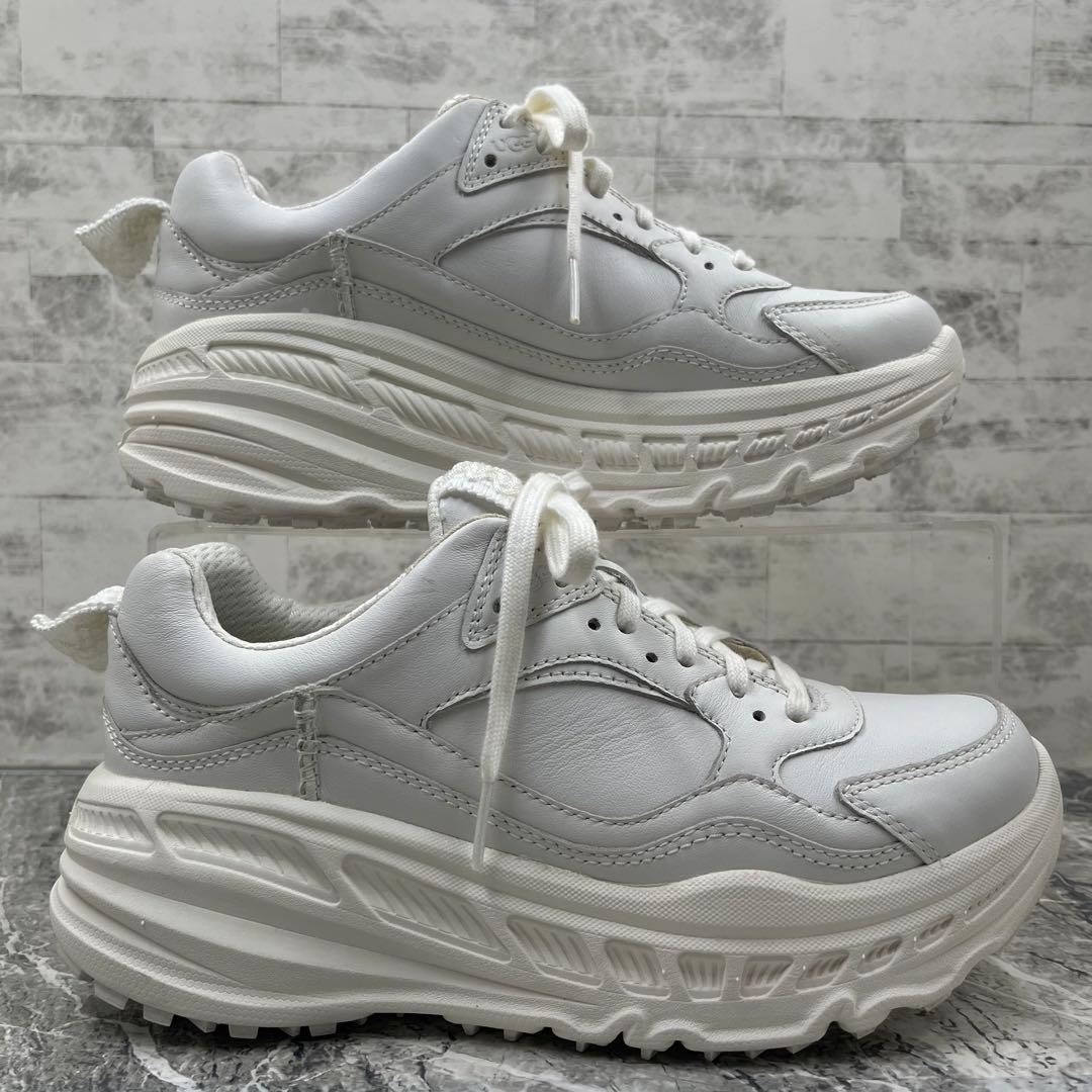 【極美品】 UGG アグ スニーカー 24cm ヌバックレザー ホワイト 厚底