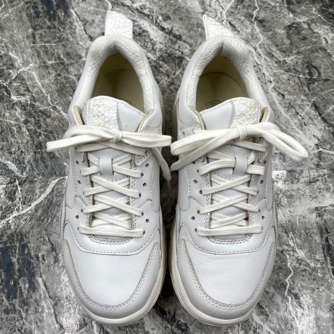 【極美品】 UGG アグ スニーカー 24cm ヌバックレザー ホワイト 厚底