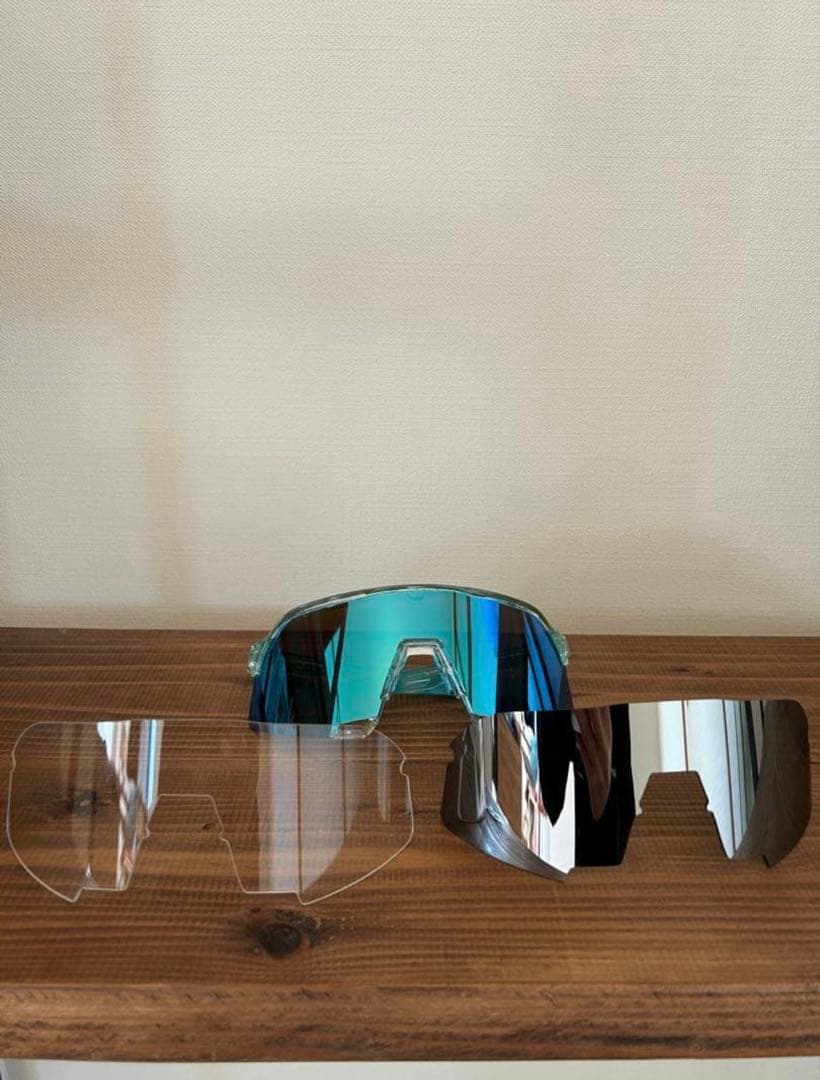 100% スポーツサングラス 青色レンズ クリアフレーム ワンハンドレッド