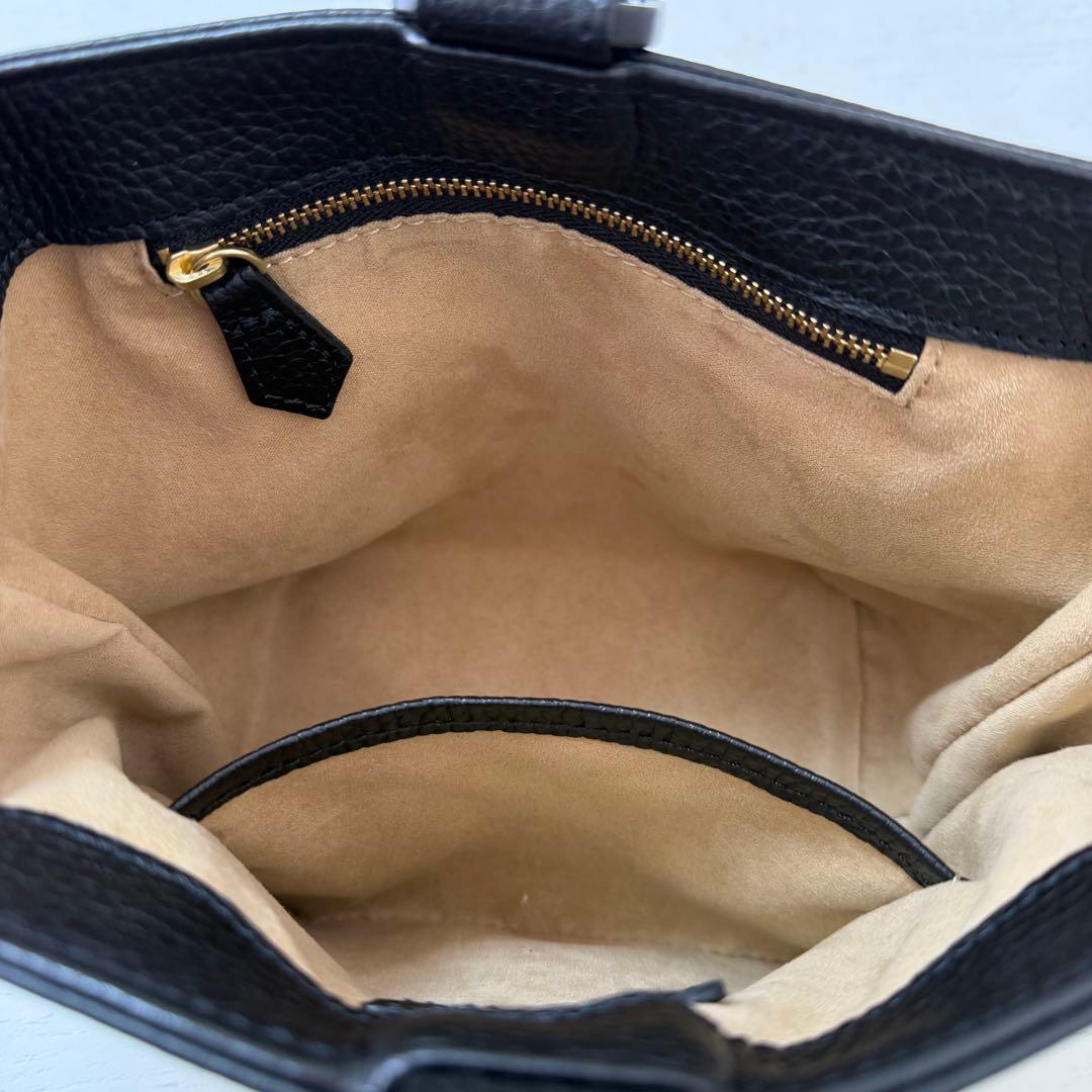 【人気モデル】HusTug ハッシュタグ 巾着レザーバッグ ブラック