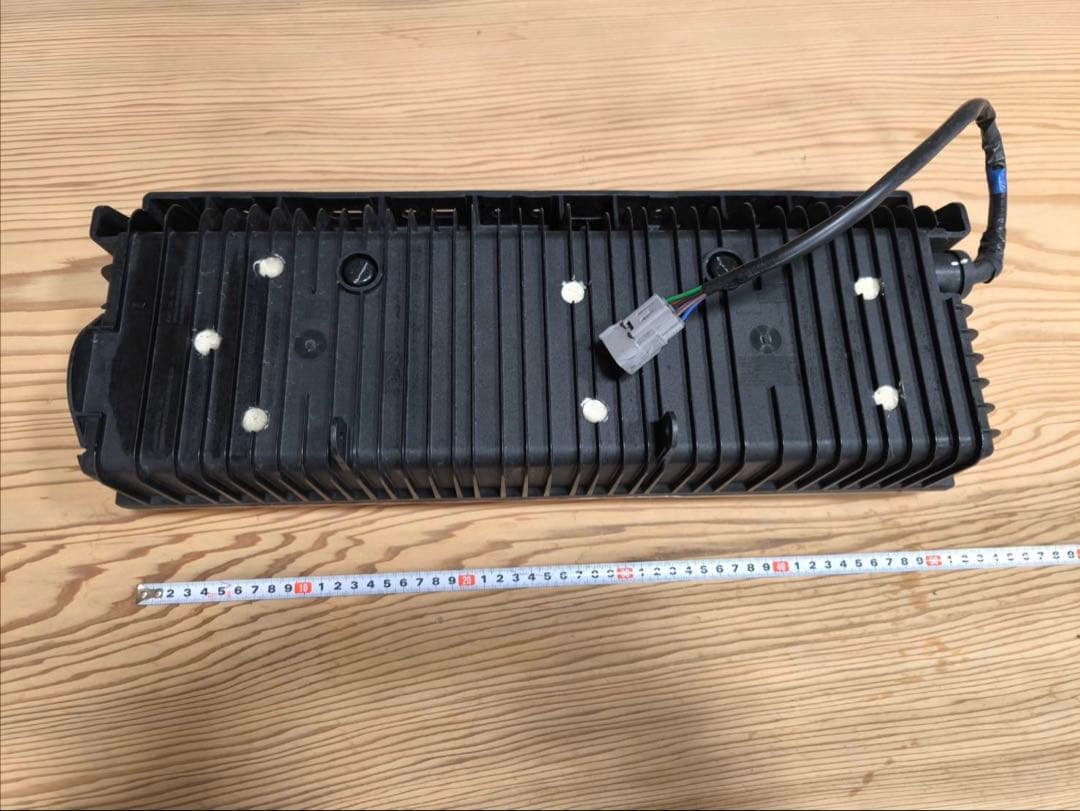 三菱ふそう 新型スーパーグレート 純正品LEDテールランプ 【右のみ】