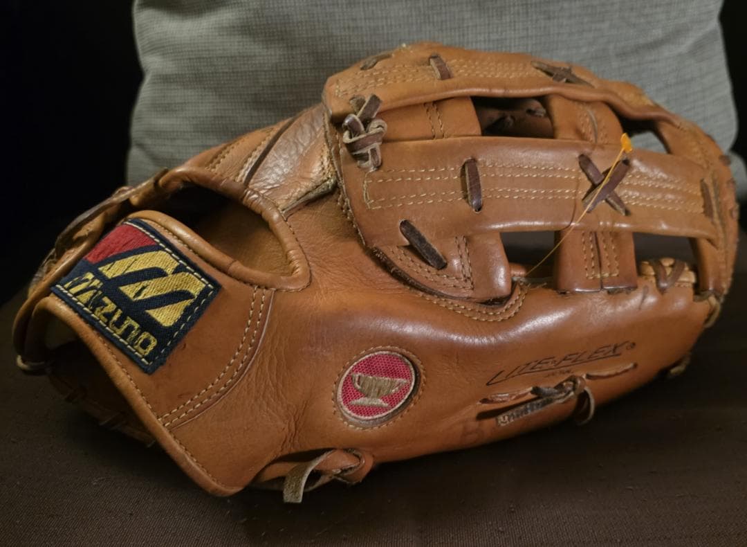 ミズノ ヴィンテージ 赤カップ 硬式右投 ファーストミット World Win