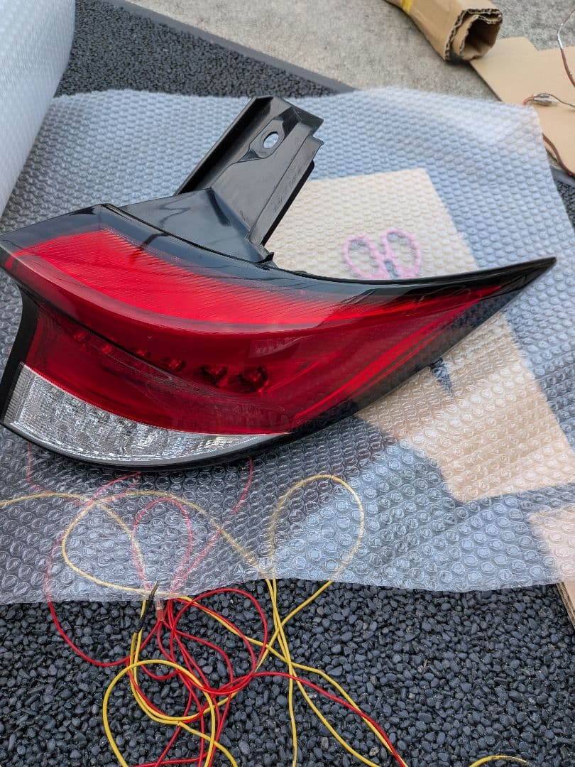 エスティマ　テールランプ