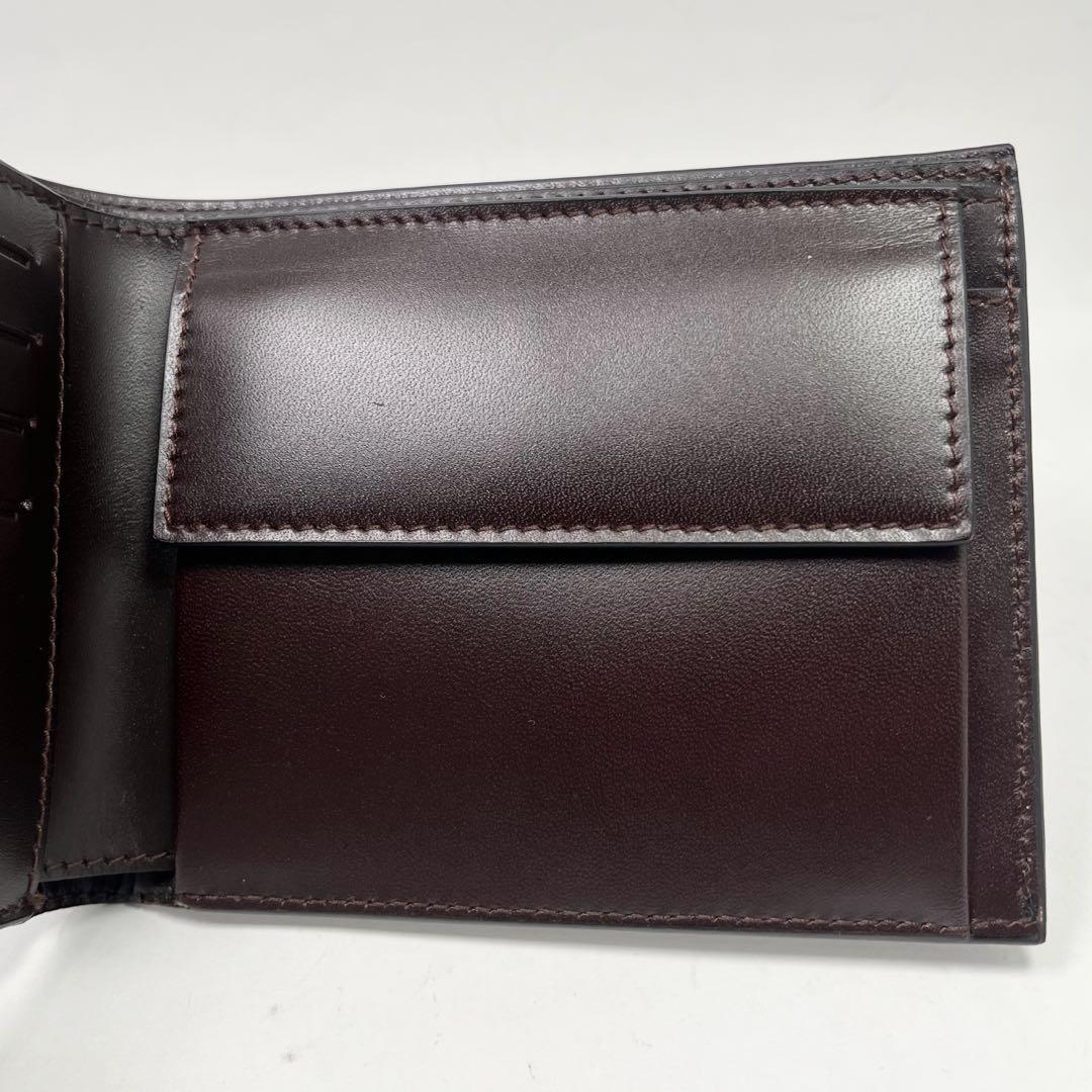 【未使用】フェラガモ　折り財布　レザー　ブラック　小銭入れ付き　シルバー金具