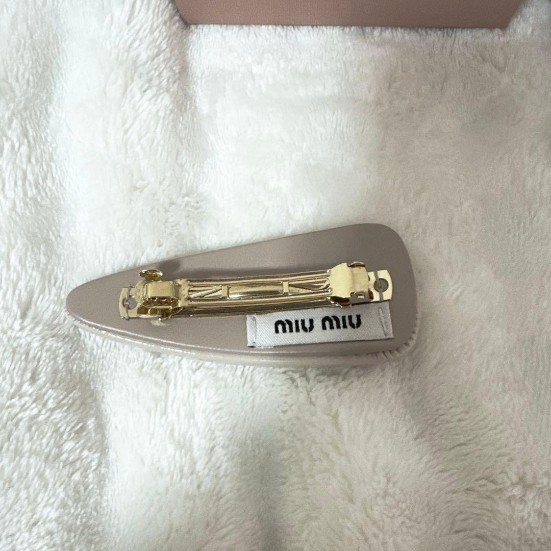 miu miu ヘアピン　オパール