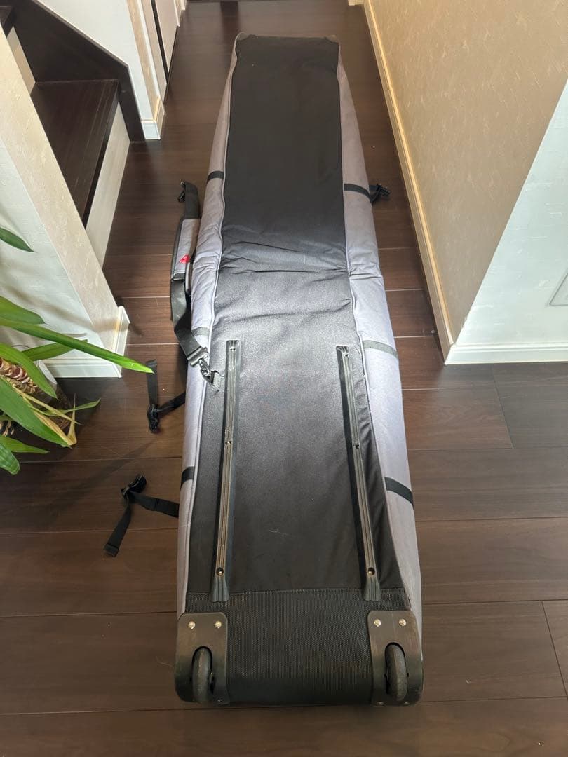 スキー、スノーボード用キャスター付きキャリアケース　K2