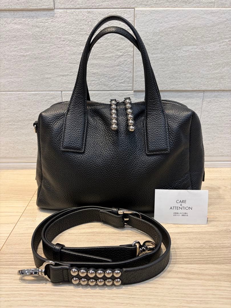 ear PAPILLONNER スタッズボストンバッグ イアハピヨネ