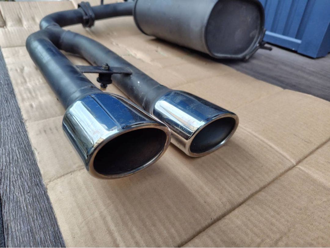 ＤＥデミオ ＨＫＳ マフラー　センター２本出し