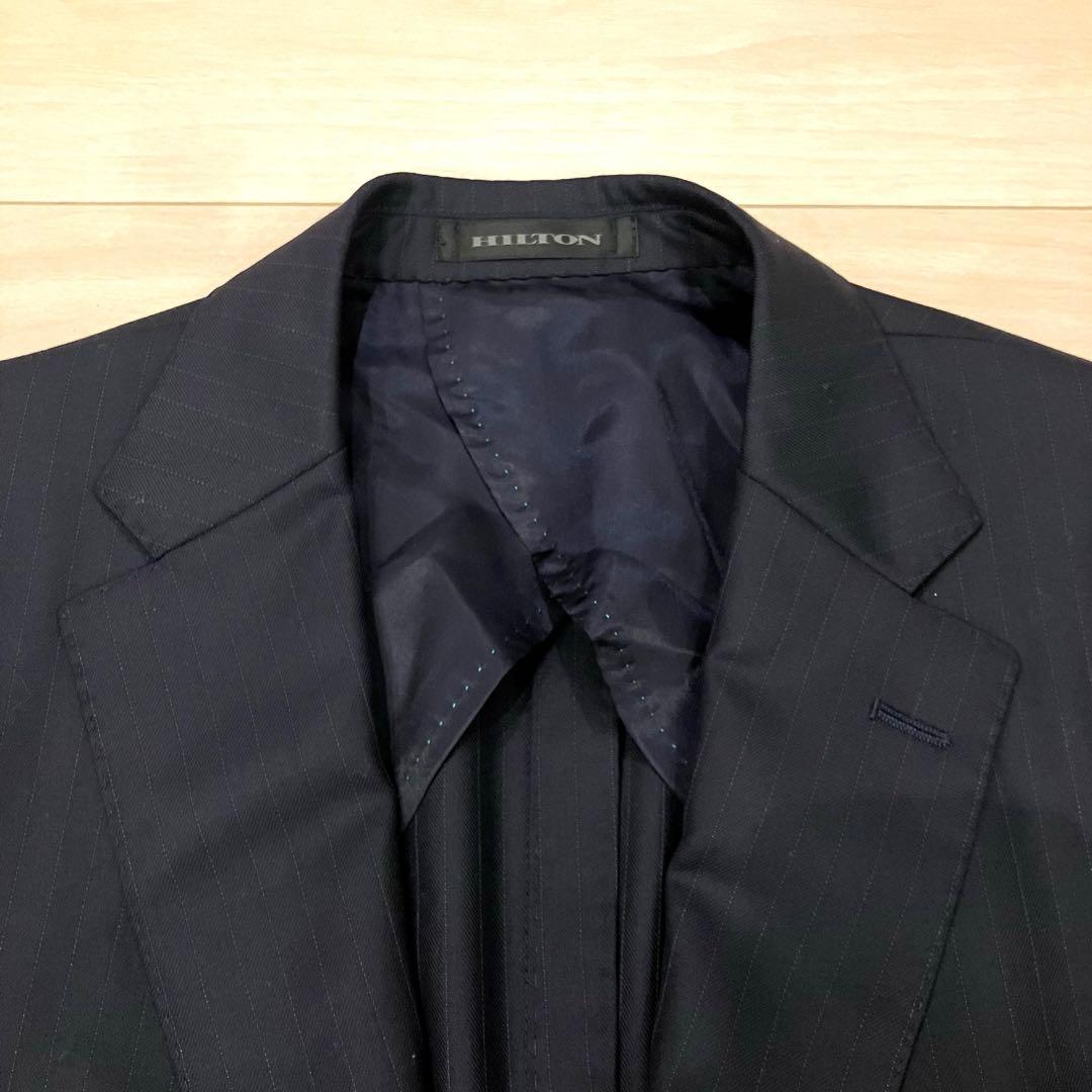 極美品✨HILTON スーツ ３ピース ネイビー 本切羽 高級 ストライプ M