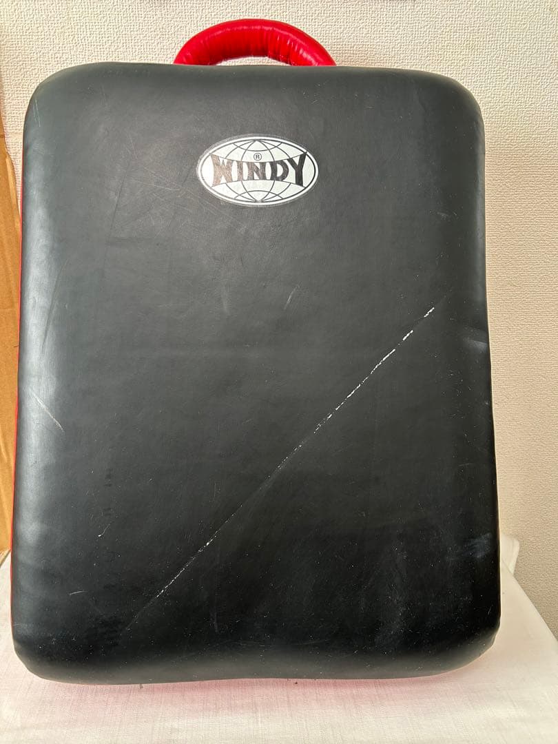 WINDY LKP キックミット　キックボクシング　ムエタイ　格闘技