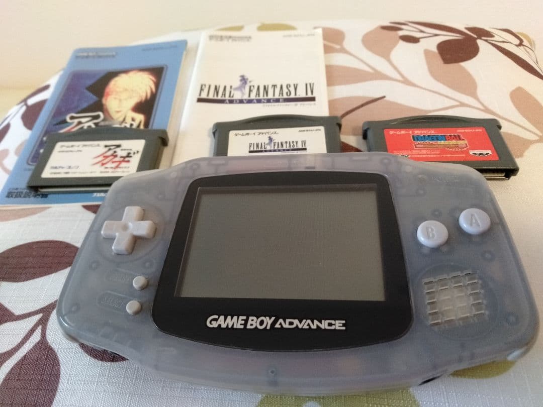 【中古】ゲームボーイアドバンス　人気ソフト３個付き  電池付き