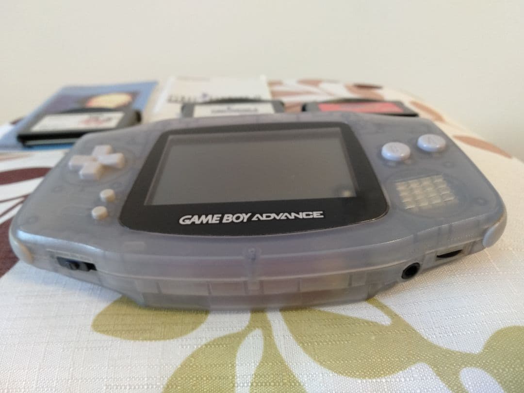 【中古】ゲームボーイアドバンス　人気ソフト３個付き  電池付き