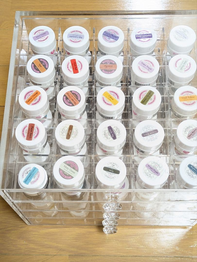 【今月中のみ出品】カラージェル♥　200色　まとめ売り　ケース付　大量　たくさん