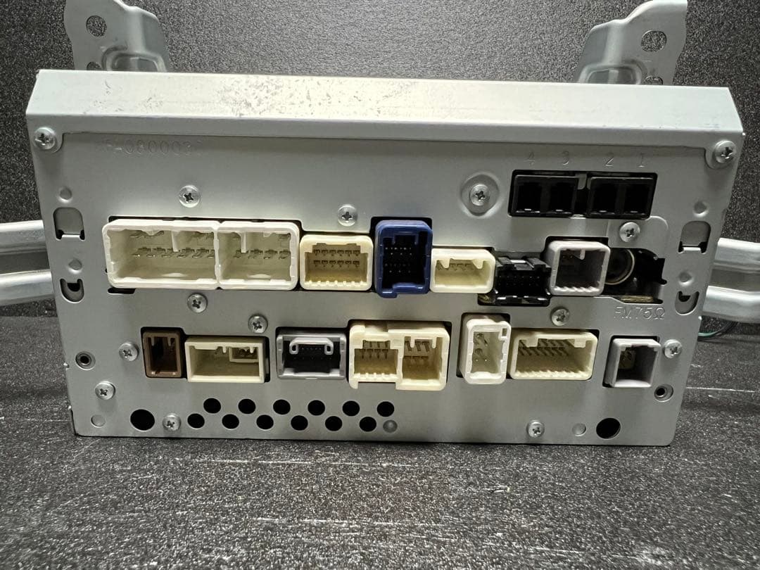 初心者です。 トヨタ純正 8インチカーナビ