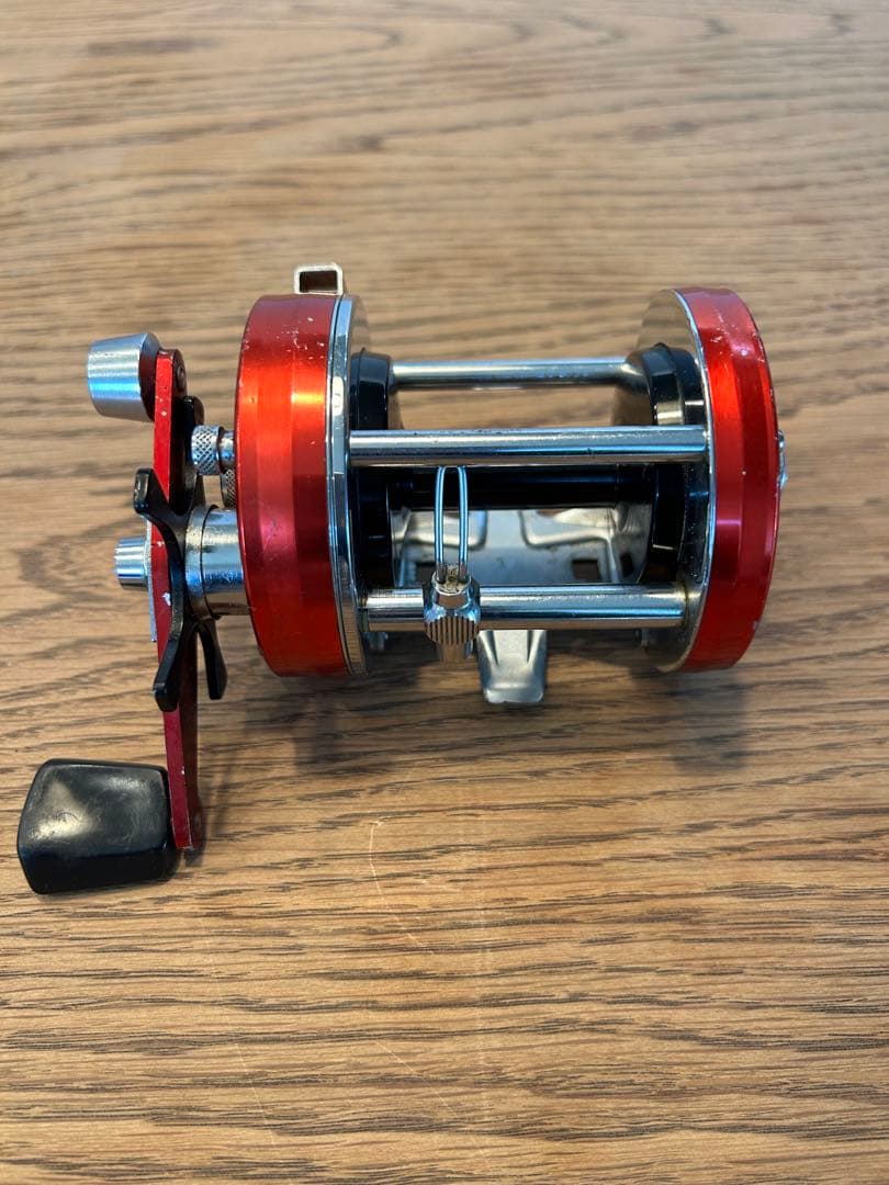 ABU ambassadeur 7000 レッド