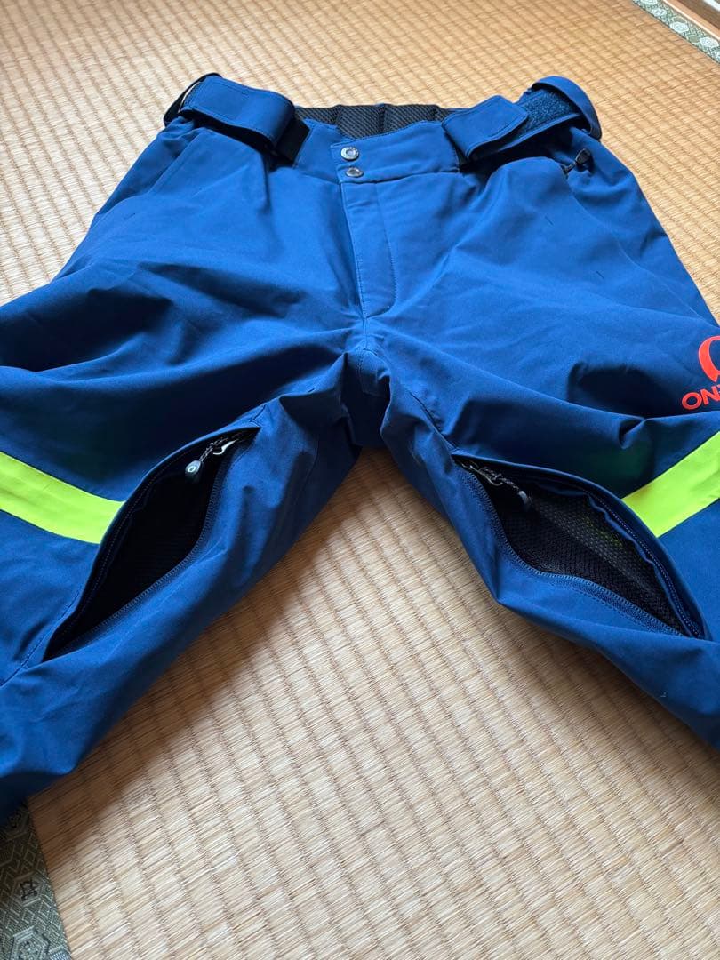 値引価格は本日19時までです。 オンヨネONYONE スキーウェア上下M