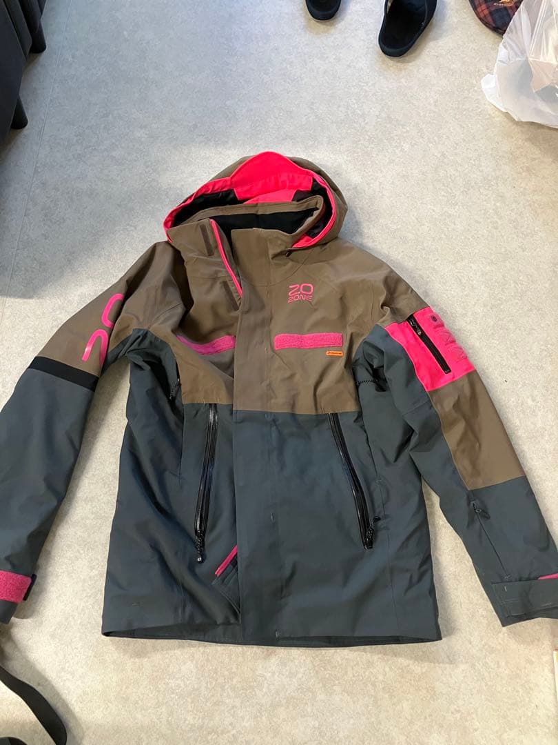 だ*な様 ※ 最終値下げ　オンヨネ　スキーウェア　デモ