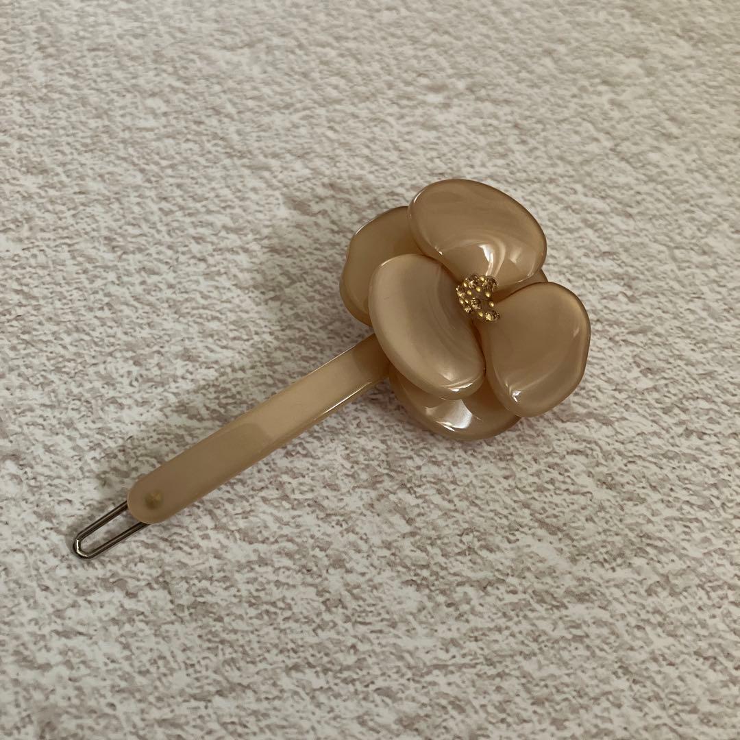 アレクサンドルドゥパリ カメリア ボールピン ベージュ