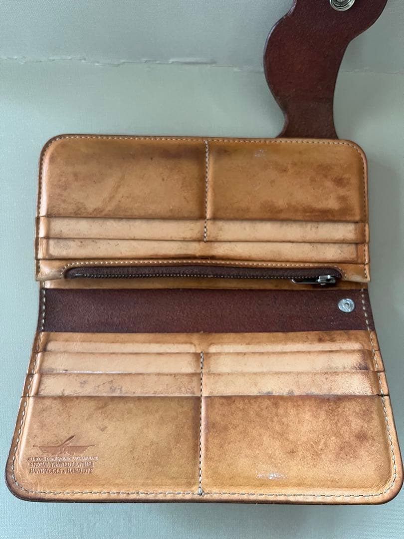 FUNNY カービングレザー　長財布とホルダーセット