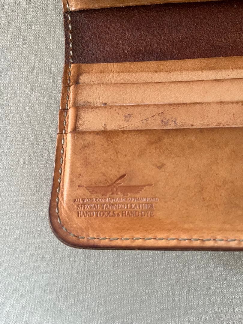 FUNNY カービングレザー　長財布とホルダーセット