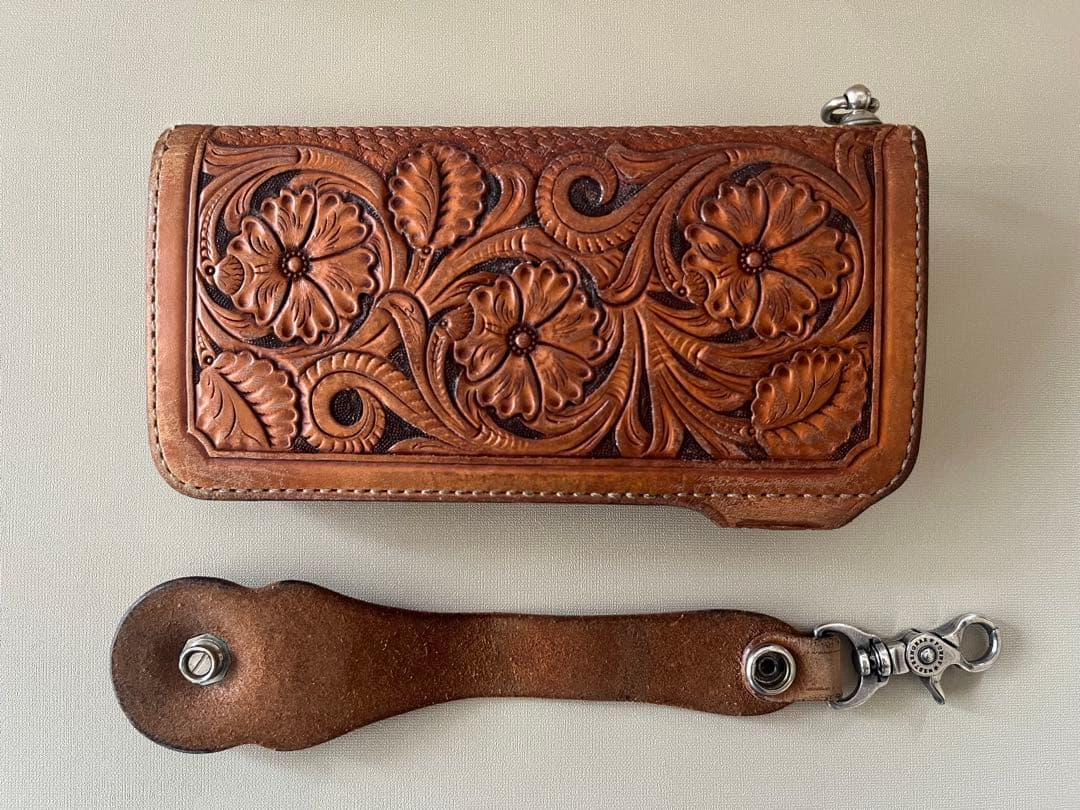 FUNNY カービングレザー　長財布とホルダーセット