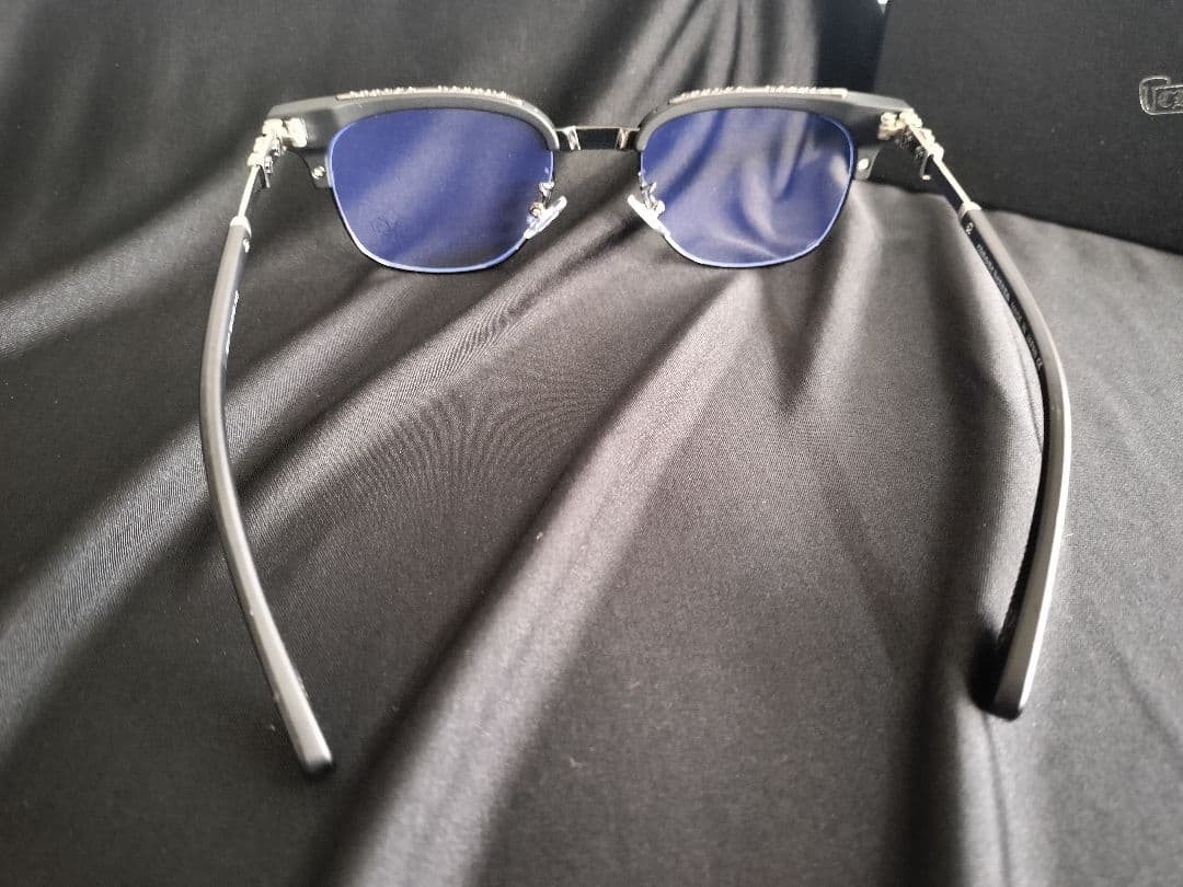 マットシルバー装飾付きマットブラックフレーム　伊達メガネ　クロムハーツ好きに！