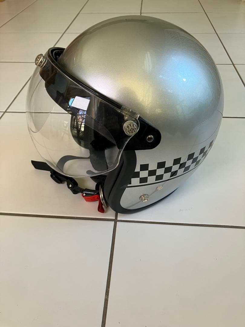 ジェットヘルメット　バイザー付き 旧車にとてもマッチします！