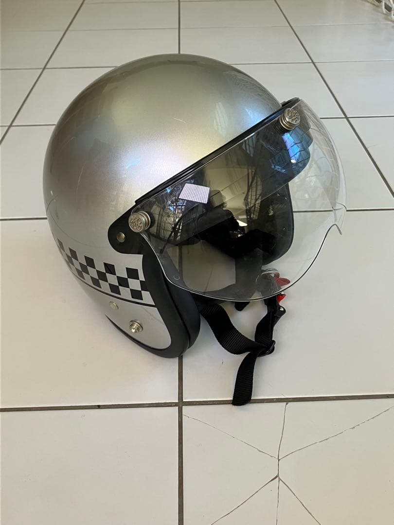 ジェットヘルメット　バイザー付き 旧車にとてもマッチします！