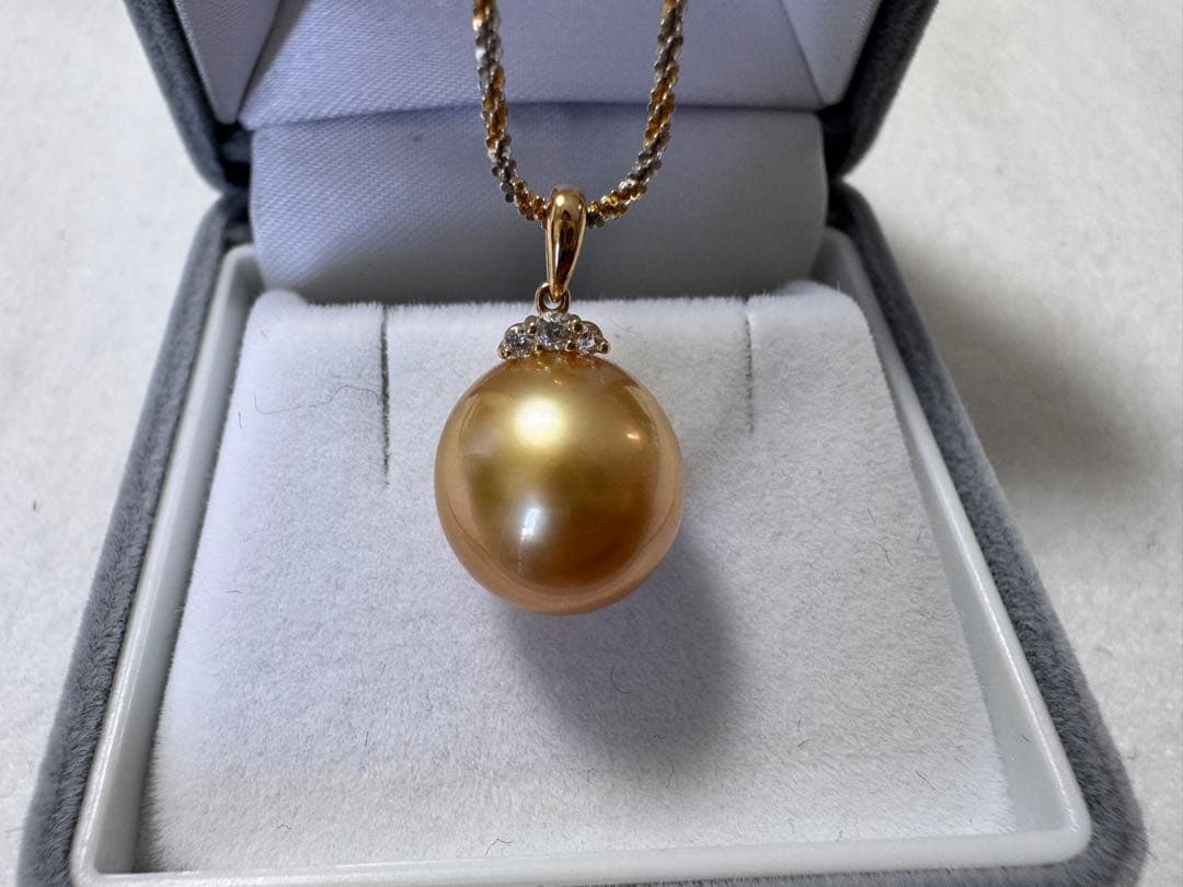 新品　オーロラ級　南洋白蝶ゴールデンパールペンダント