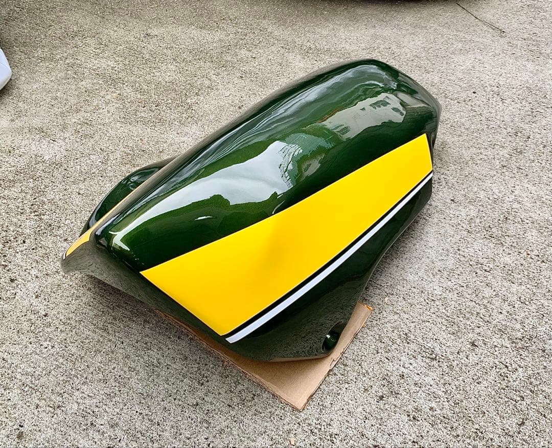 おひとつ限り！ Z900RS アンダーカウル キャンディトーングリーン 社外品