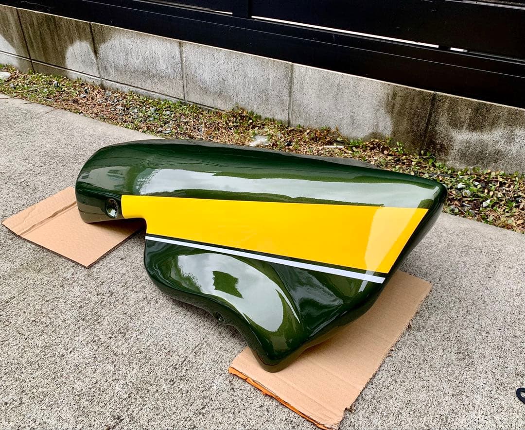 おひとつ限り！ Z900RS アンダーカウル キャンディトーングリーン 社外品