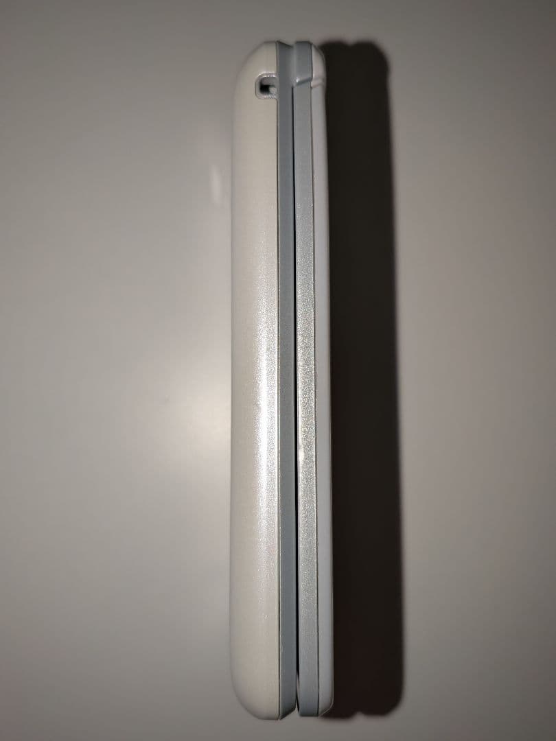 au GRATINA KYF38 ホワイト SIMフリー